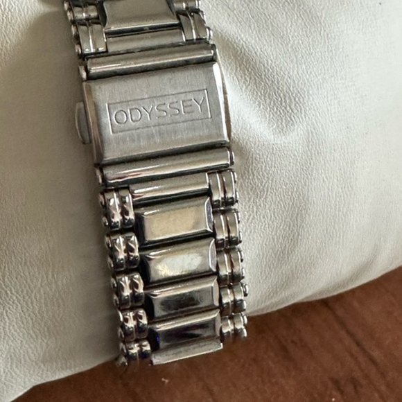 Odyssey Women's Stainless Steel Watch – Gently Used, Needs Battery, 3cm Face - Picture 5 of 13
